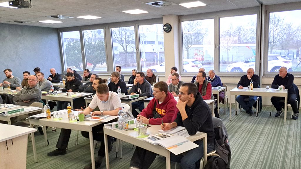 Teilnehmer der Fassadendoktor-Ausbildung 2024 Baustein 1 während Schulung