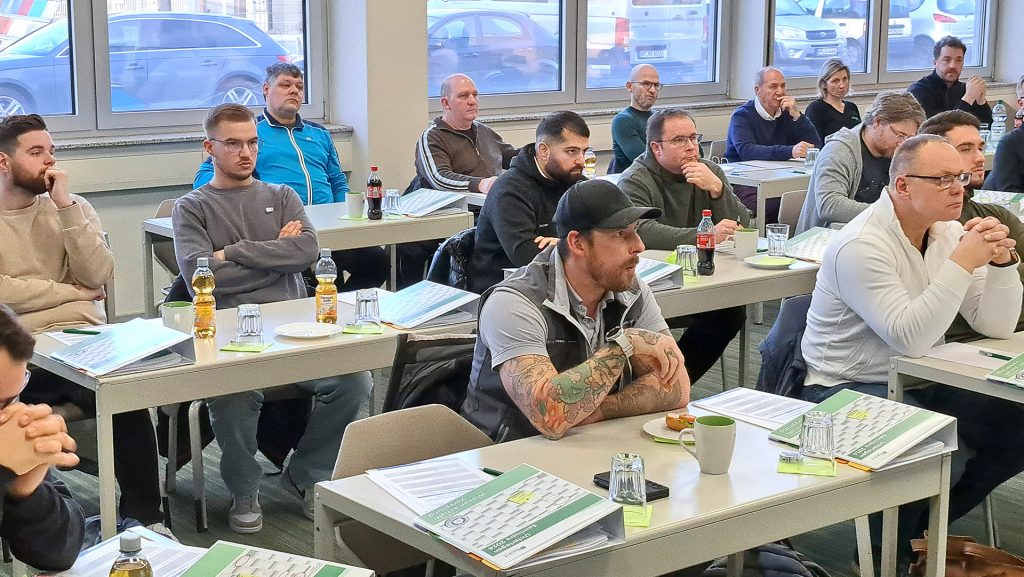 Teilnehmer der Fassadendoktor-Ausbildung 2024 Baustein 2 während Schulung
