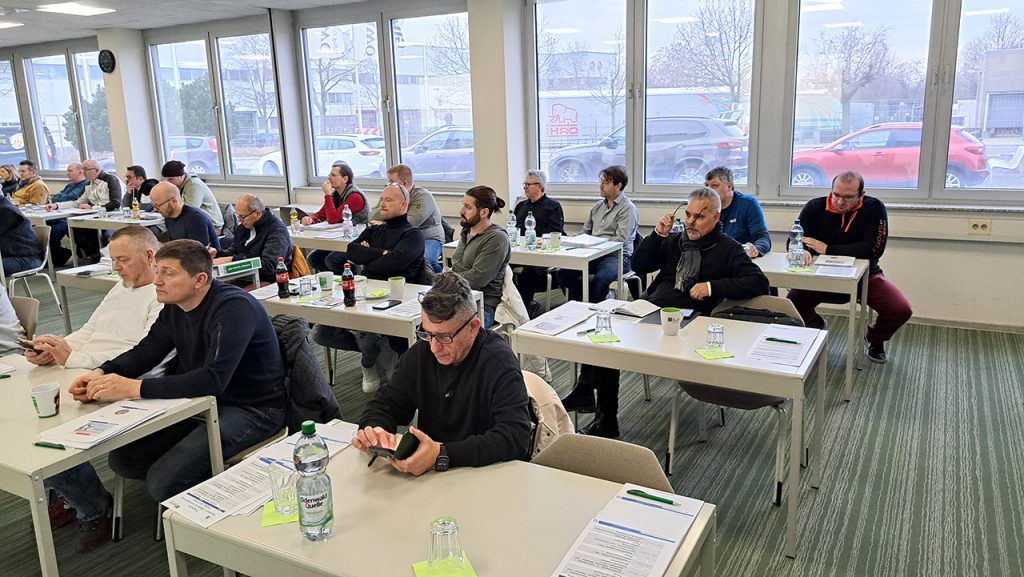 Teilnehmer der Fassadendoktor-Ausbildung 2024 Baustein 4 während Schulung