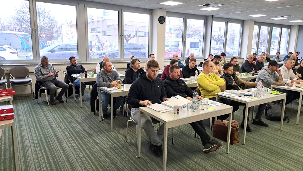 Teilnehmer der Fassadendoktor-Ausbildung 2024 Baustein 4 während Schulung